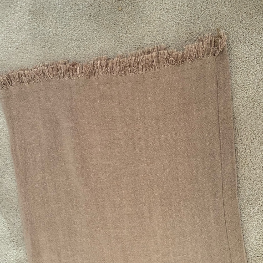 Unfree ankle pants with raveled hem. No tags . These are 1XL in size.